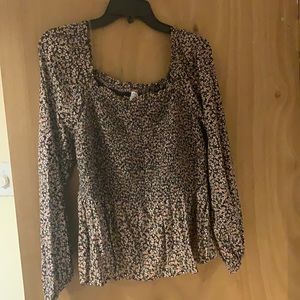 Boho style large old navy top. Never worn.